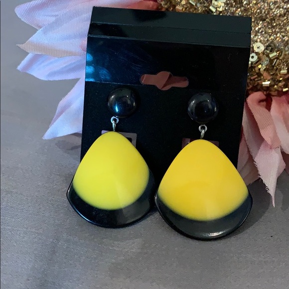 Jewelry - EARRING CLEAROUT: ACCEPTING ALL OFFERS
